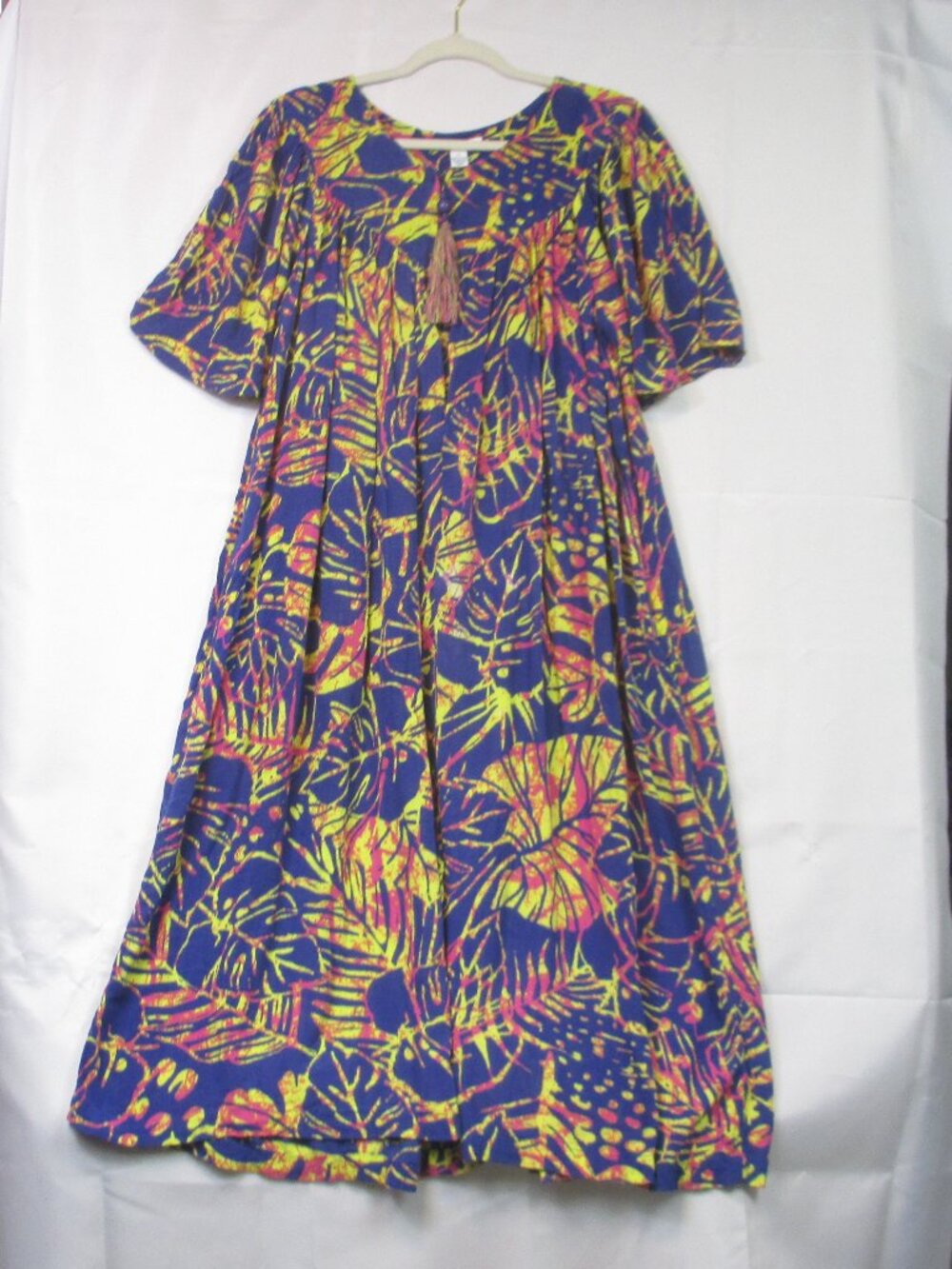 Go Softly Patio Dress Womens Size M Batik Kaftan Muumuu House Pockets Zip Boho